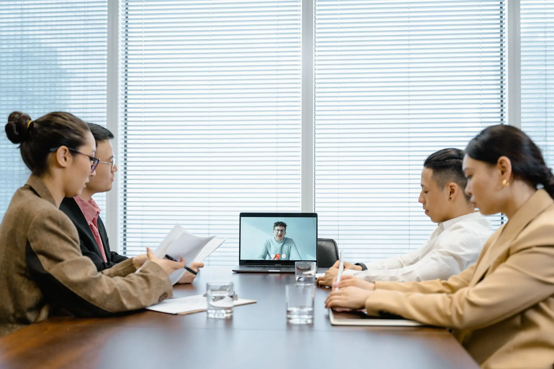 视频会议终端与全向麦选型指南：海南企业远程协作设备配置建议正文配图 1